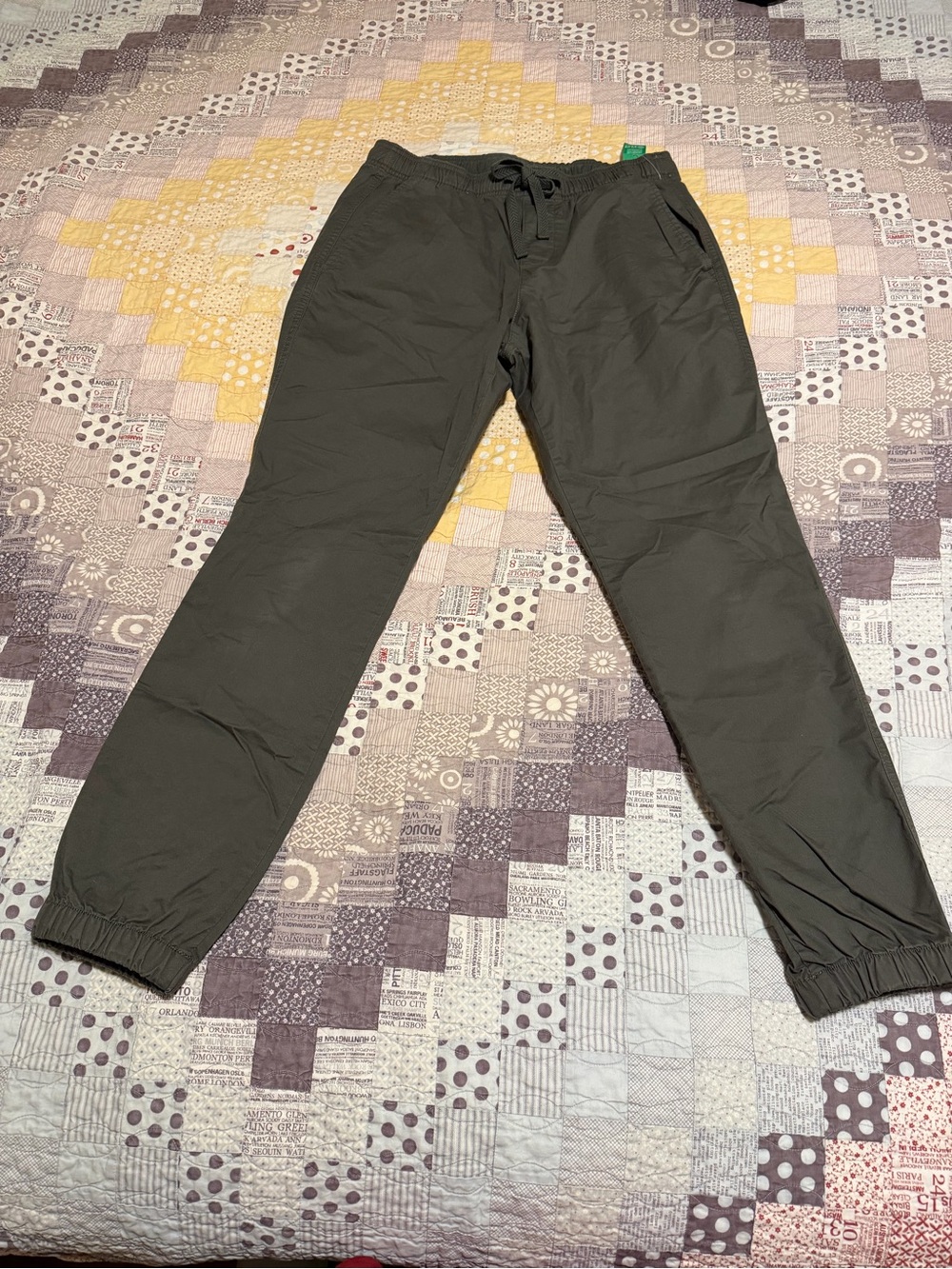 GAP Men's Olive Green Drawstring Joggers